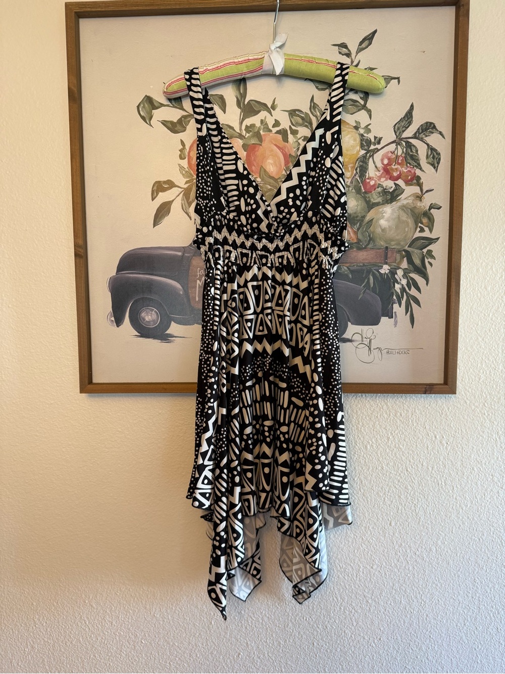 Black & White Geometric Handkerchief-Hem Dress - Picture 4 of 6